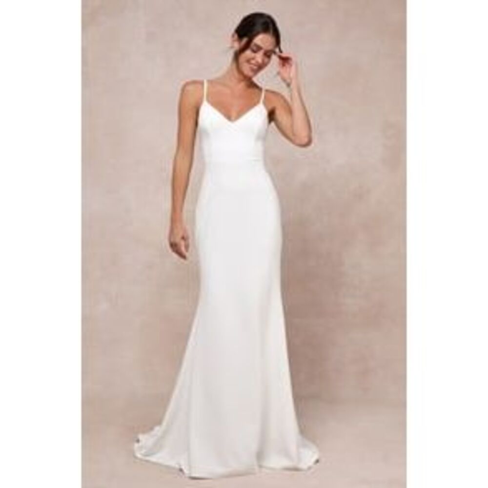 Lulu's White Spaghetti-Strap Fitted Wedding Gown